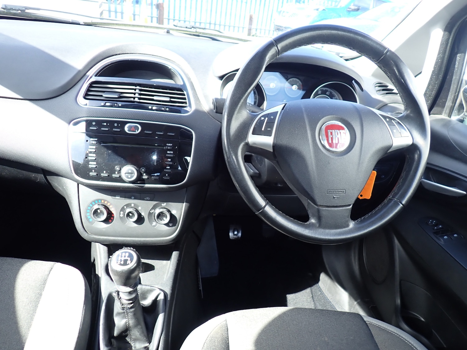 Used Fiat Punto 2012 for sale - 77916253: Photo 2