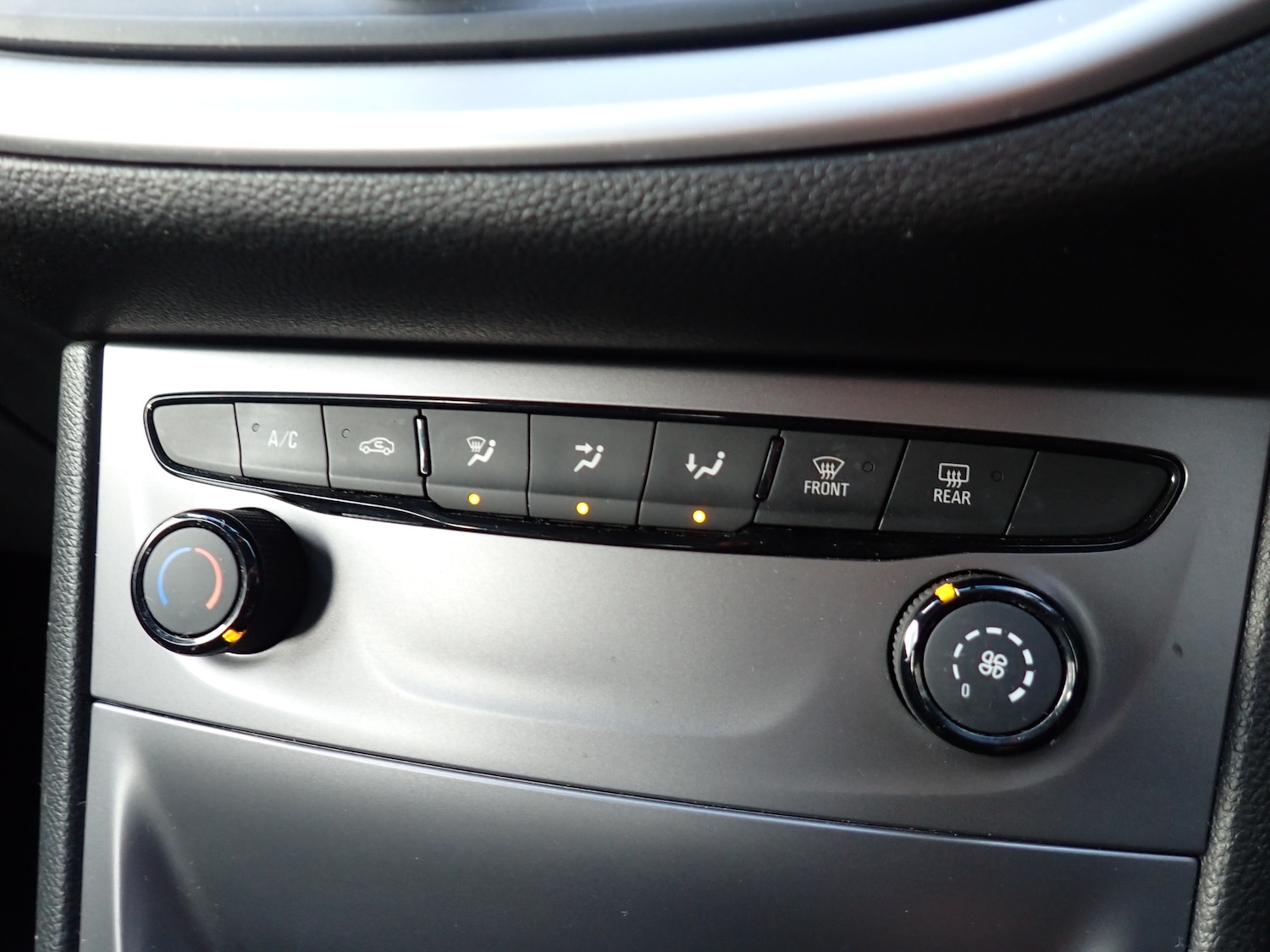 Used Vauxhall Astra 2017 for sale - 77104112: Photo 17