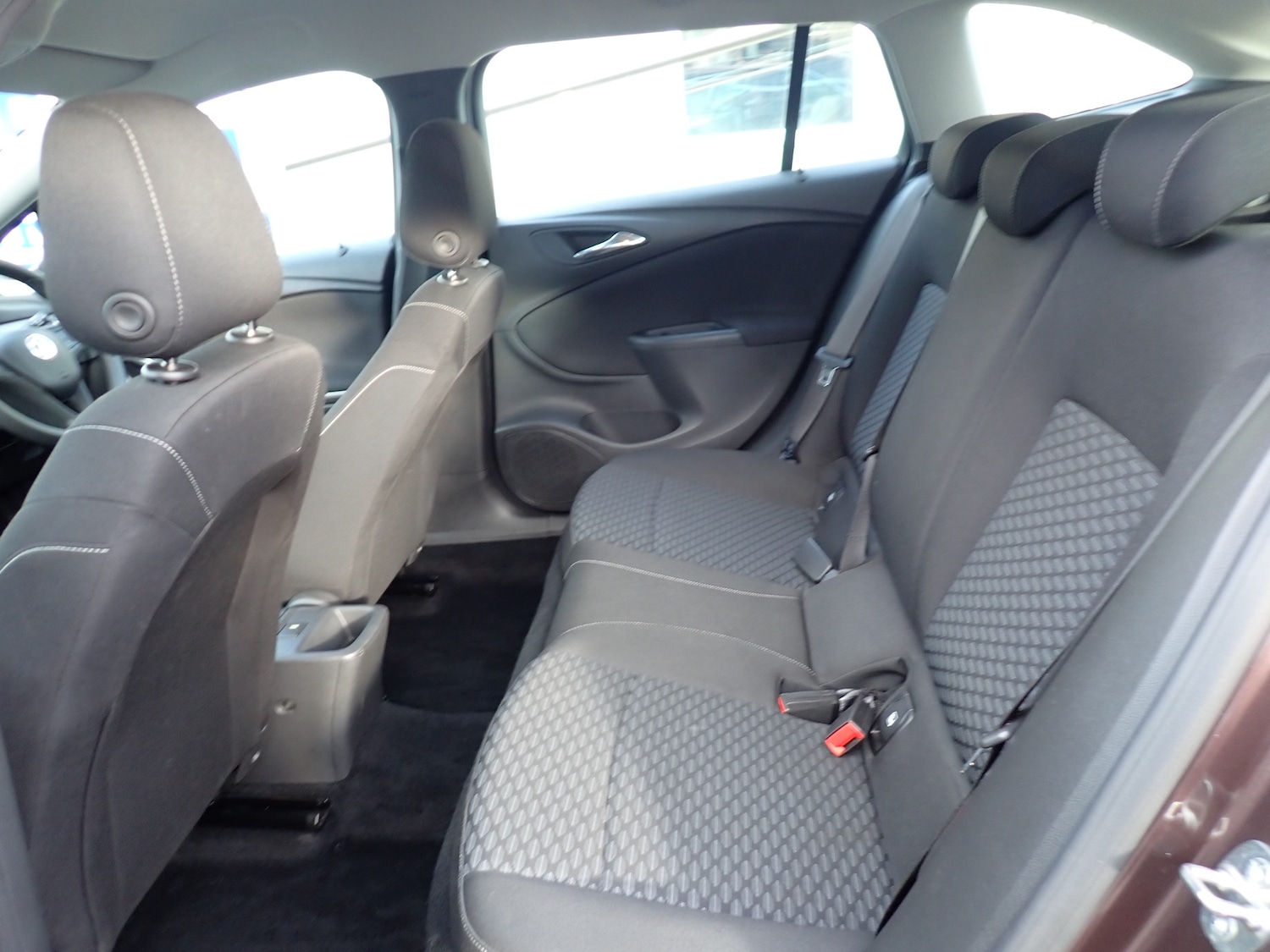 Used Vauxhall Astra 2017 for sale - 77104112: Photo 4