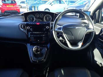 Used Chrysler Ypsilon 2014 for sale - 77408868: Photo
