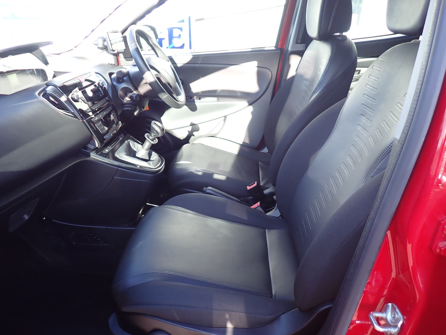 Used Chrysler Ypsilon 2014 for sale - 77408868: Photo 3