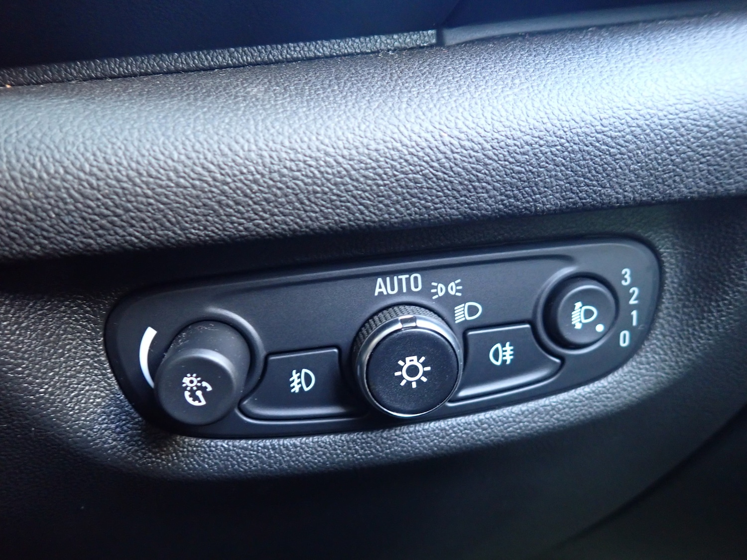 Used Vauxhall Insignia 2017 for sale - 77408865: Photo 18