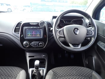 Used Renault Captur 2018 for sale - 75908589: Photo