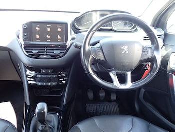 Used Peugeot 2008 2017 for sale - 79099355: Photo