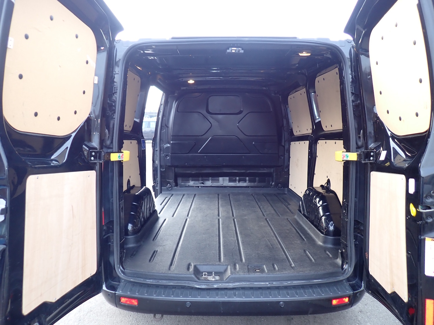 Used Ford Transit Custom 2018 for sale - 77984172: Photo 3