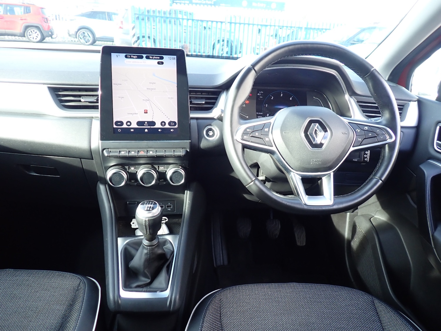 Used Renault Captur 2020 for sale - 77312972: Photo 2