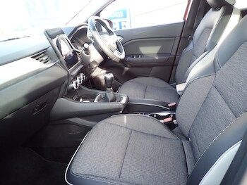 Used Renault Captur 2020 for sale - 77312972: Photo