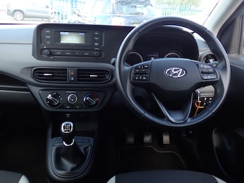 Used Hyundai i10 2022 for sale - 78871332: Photo