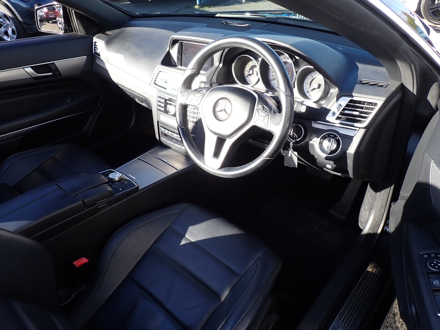 Used Mercedes-Benz E Class 2014 for sale - 76292880: Photo 21