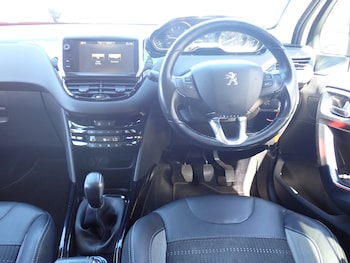 Used Peugeot 2008 2017 for sale - 78789397: Photo