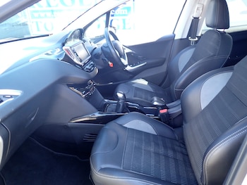 Used Peugeot 2008 2017 for sale - 78789397: Photo