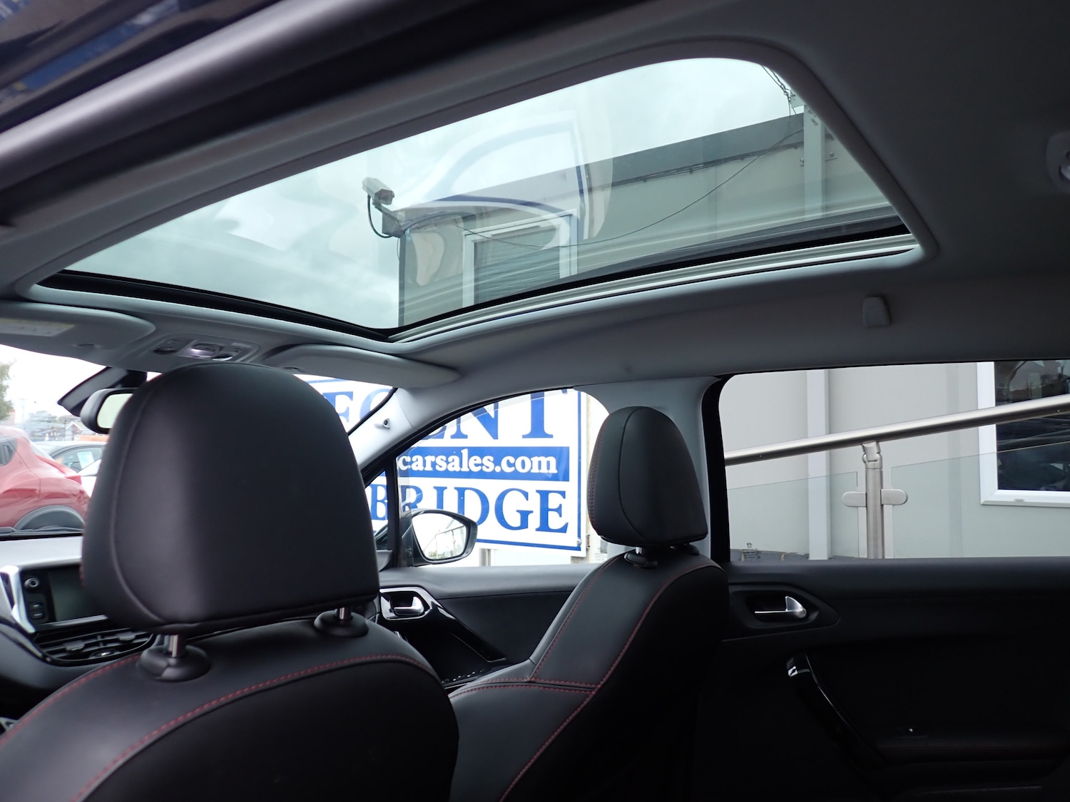 Used Peugeot 2008 2017 for sale - 76376793: Photo 10