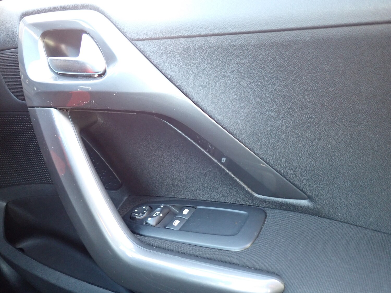 Used Peugeot 2008 2017 for sale - 76040533: Photo 20