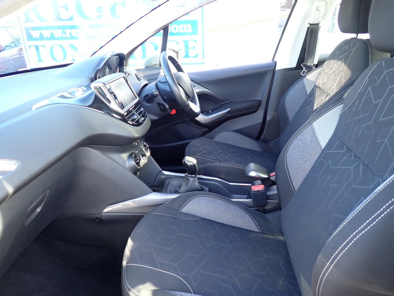 Used Peugeot 2008 2017 for sale - 76040533: Photo 3