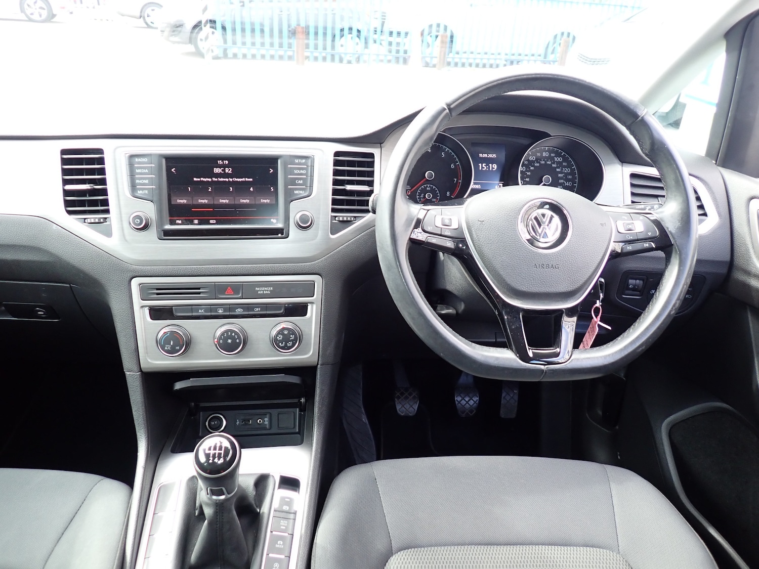 Used Volkswagen Golf SV 2015 for sale - 75713527: Photo 2