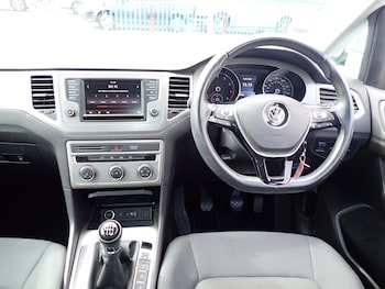 Used Volkswagen Golf SV 2015 for sale - 75713527: Photo