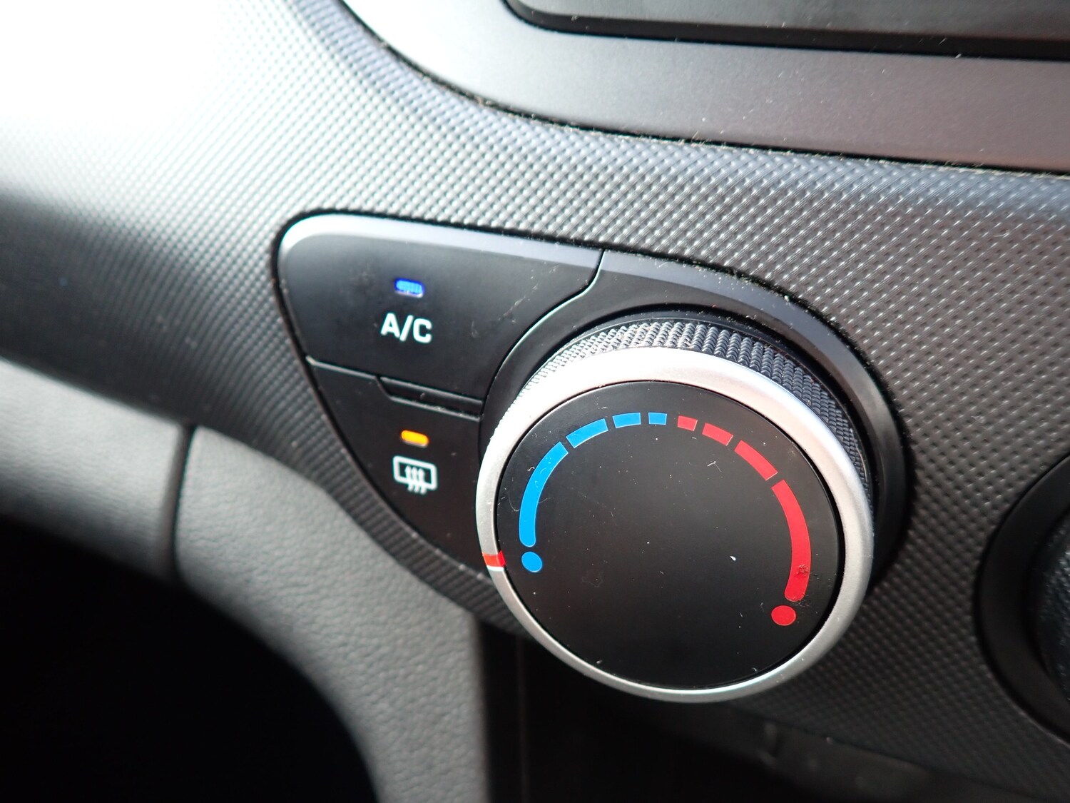 Used Hyundai i10 2017 for sale - 77159444: Photo 17