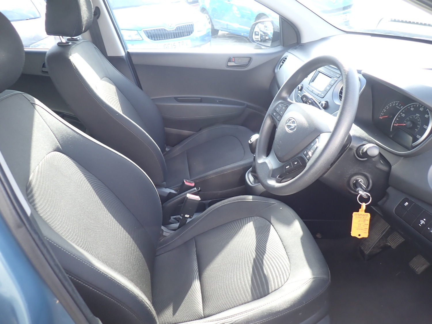 Used Hyundai i10 2017 for sale - 77159444: Photo 3