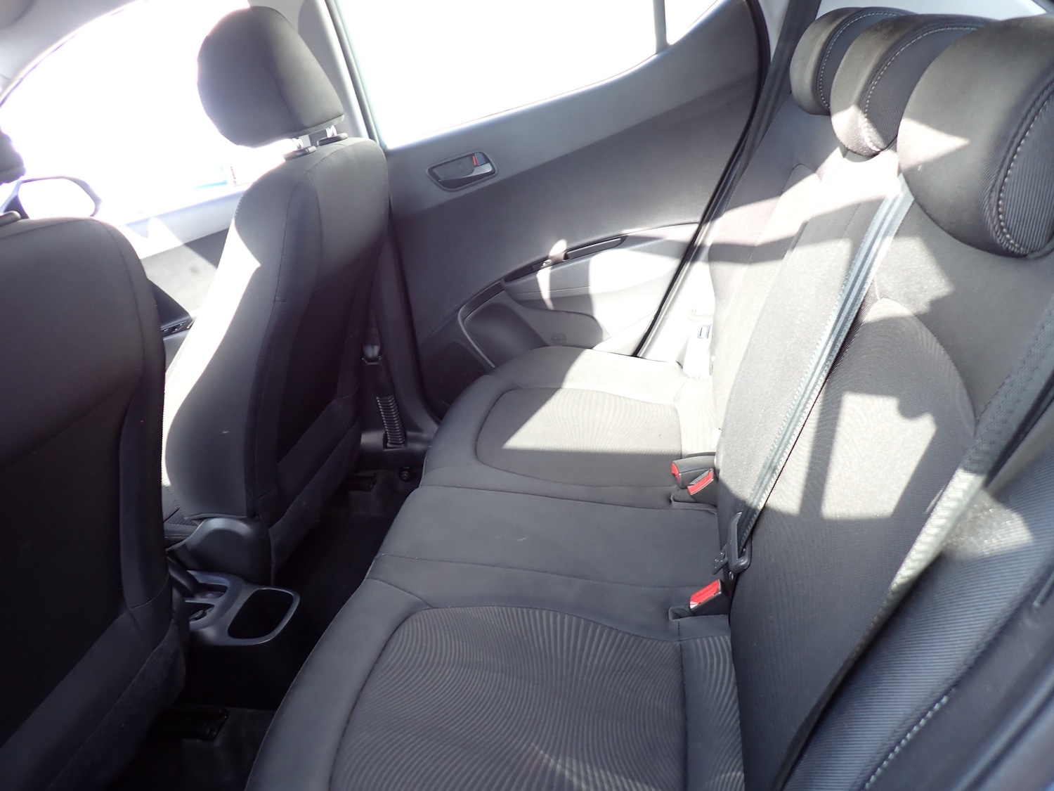 Used Hyundai i10 2017 for sale - 77159444: Photo 5