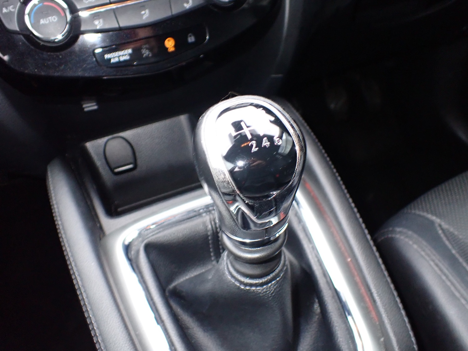 Used Nissan Qashqai 2015 for sale - 77650450: Photo 13