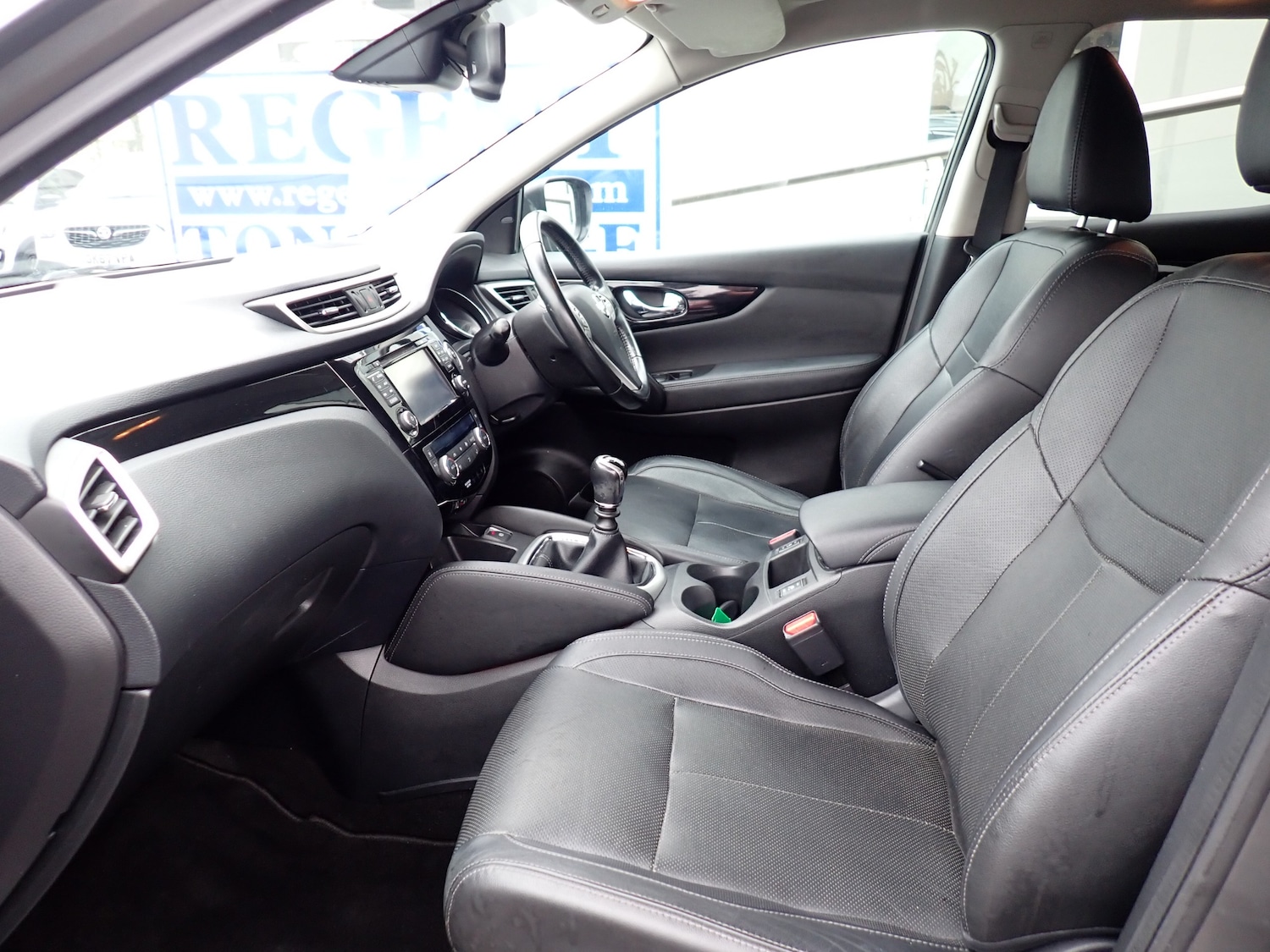 Used Nissan Qashqai 2015 for sale - 77650450: Photo 3