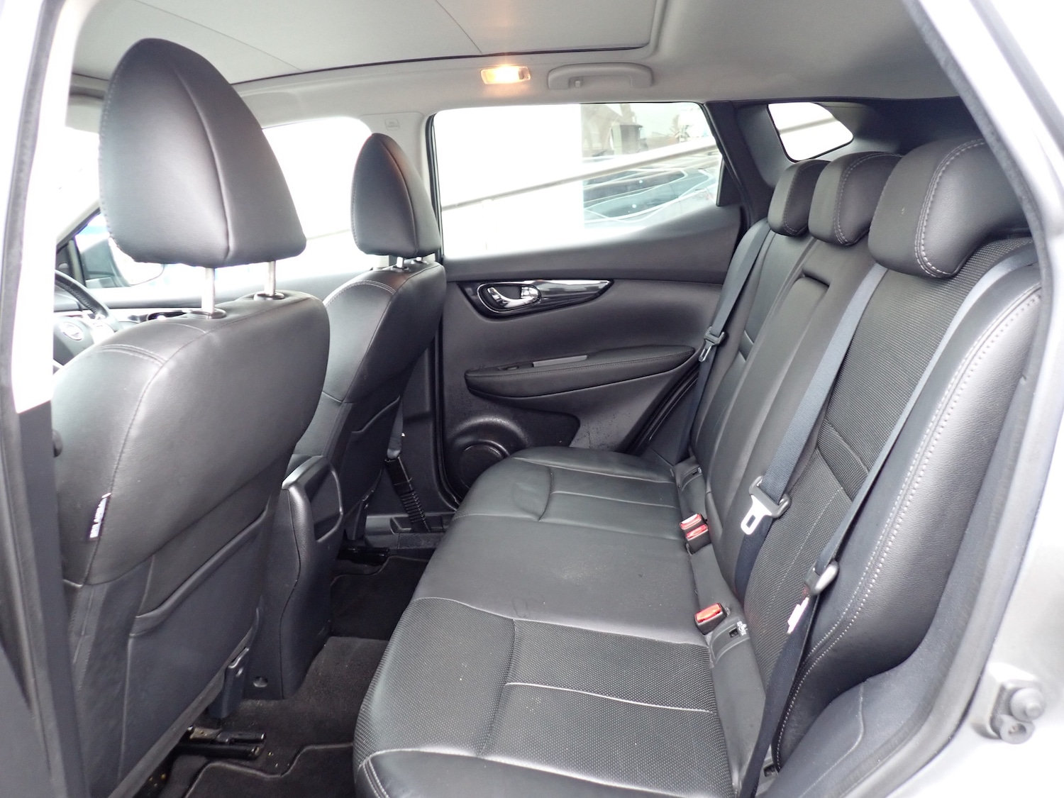 Used Nissan Qashqai 2015 for sale - 77650450: Photo 4