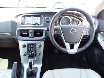 Used Volvo V40 2016 for sale - 78939151: Photo