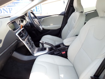 Used Volvo V40 2016 for sale - 78939151: Photo