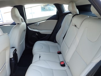 Used Volvo V40 2016 for sale - 78939151: Photo