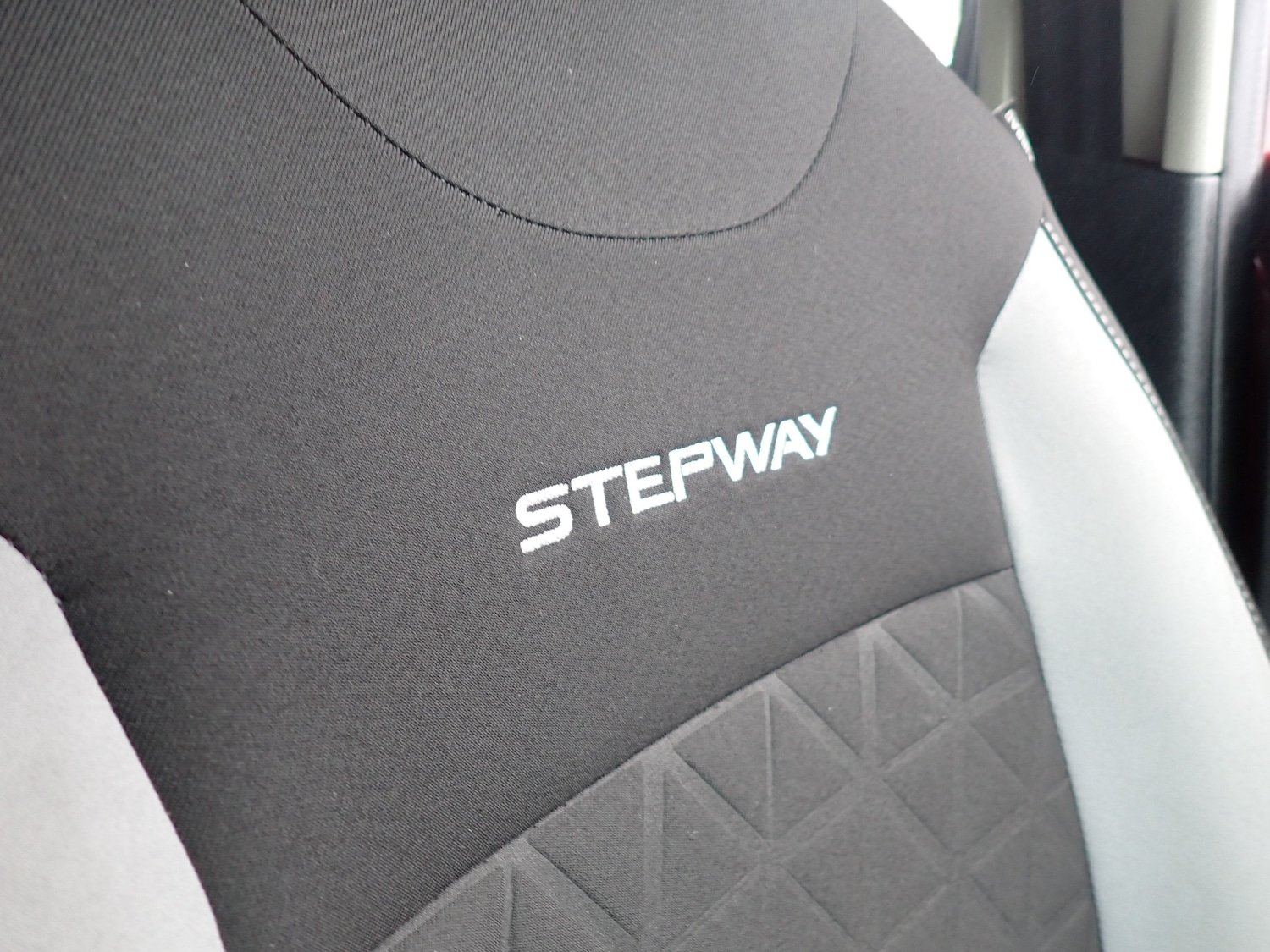 Used Dacia Sandero Stepway 2014 for sale - 76453669: Photo 18