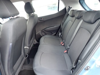 Used Hyundai i10 2018 for sale - 77220895: Photo