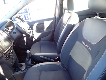 Used Dacia Sandero Stepway 2017 for sale - 77104131: Photo