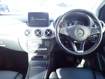 Used Mercedes-Benz B Class 2017 for sale - 78390192: Photo