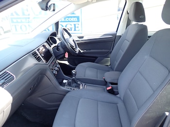 Used Volkswagen Golf SV 2018 for sale - 79217083: Photo