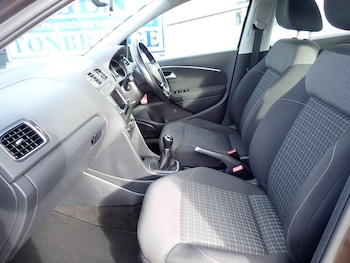 Used Volkswagen Polo 2015 for sale - 77226122: Photo