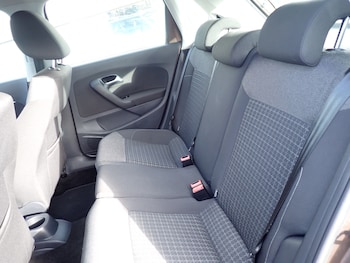 Used Volkswagen Polo 2015 for sale - 77226122: Photo