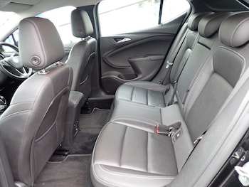 Used Vauxhall Astra 2018 for sale - 77220896: Photo