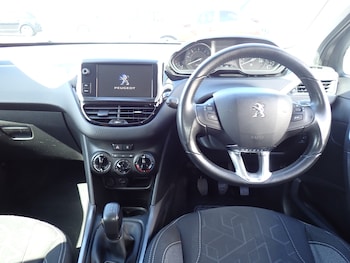Used Peugeot 2008 2017 for sale - 75713532: Photo