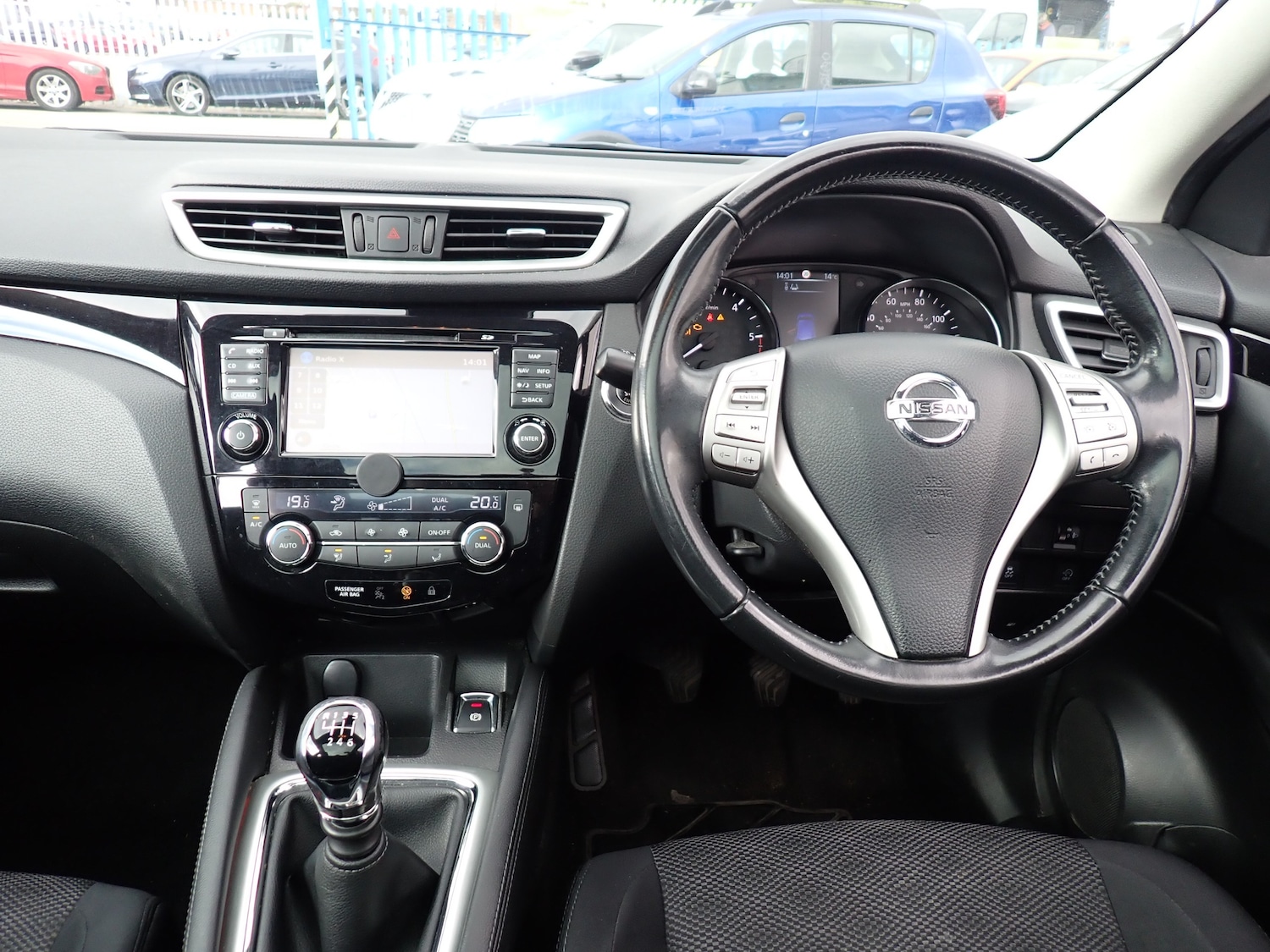 Used Nissan Qashqai 2017 for sale - 76082381: Photo 2