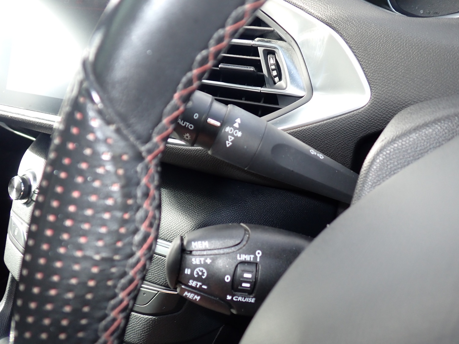 Used Peugeot 308 SW 2020 for sale - 77665946: Photo 17