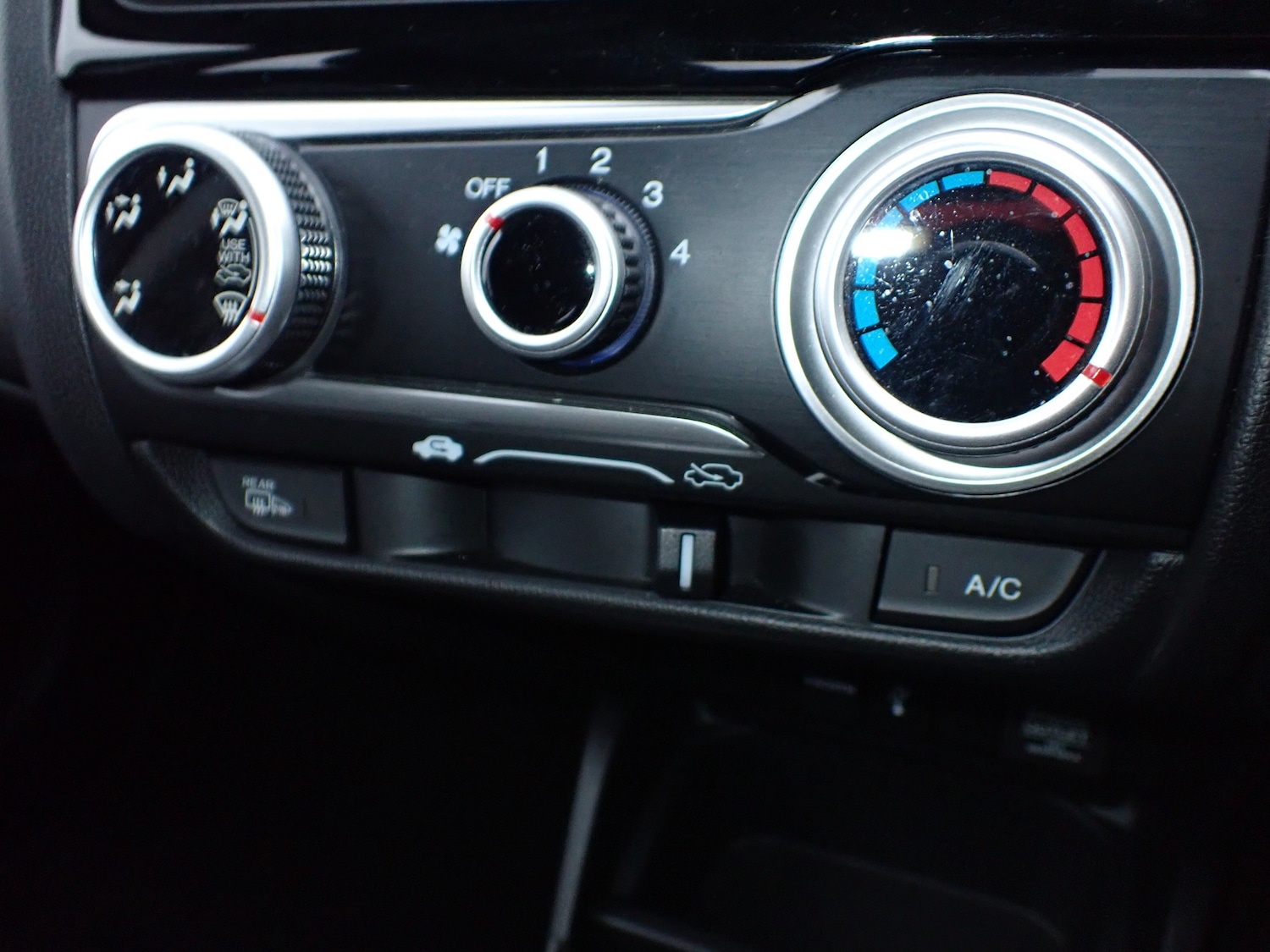 Used Honda Jazz 2015 for sale - 76909271: Photo 15