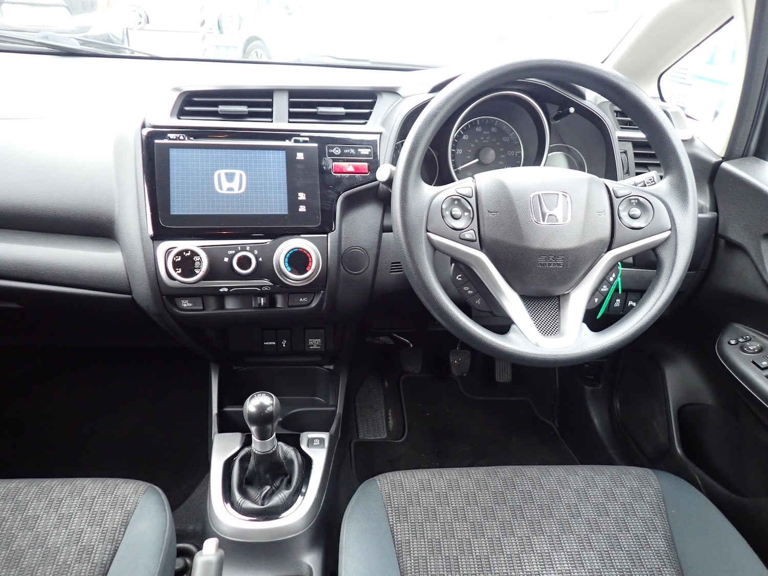 Used Honda Jazz 2015 for sale - 76909271: Photo 2