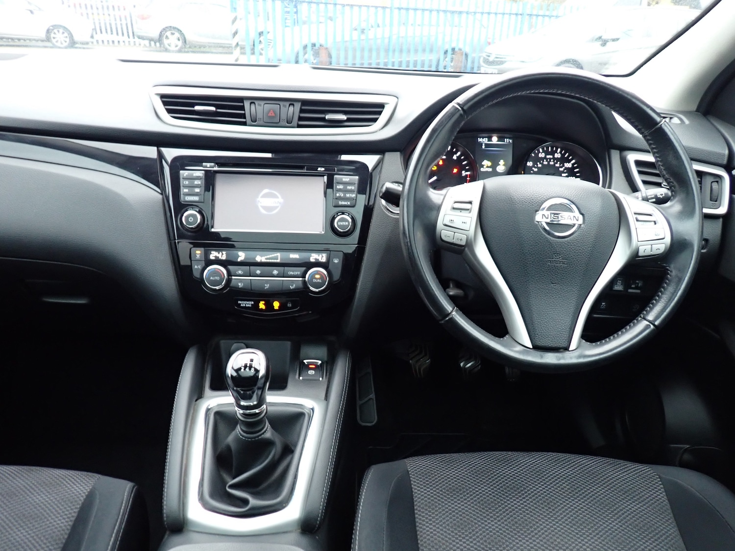 Used Nissan Qashqai 2016 for sale - 76693554: Photo 2