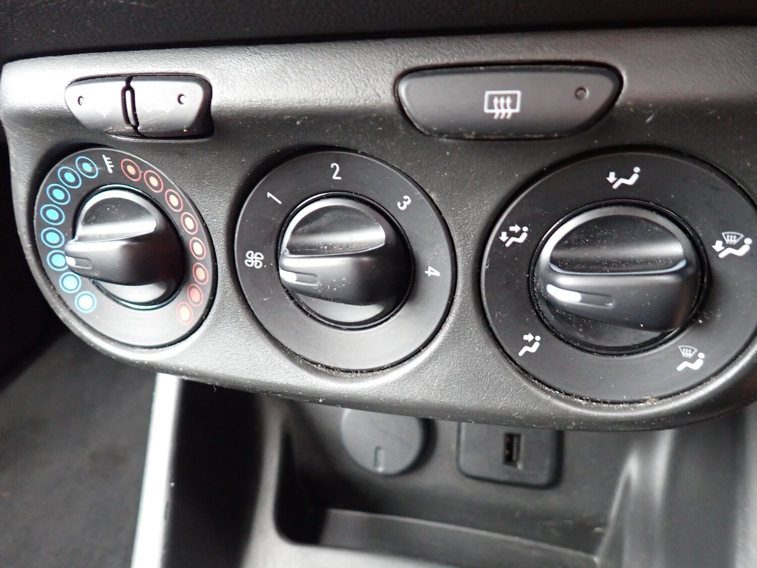 Used Vauxhall Corsa 2017 for sale - 76134013: Photo 14