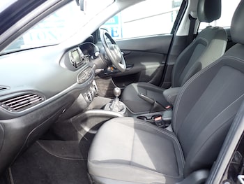 Used Fiat Tipo 2018 for sale - 76490931: Photo