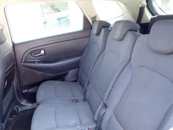 Used Kia Carens 2015 for sale - 74938959: Photo