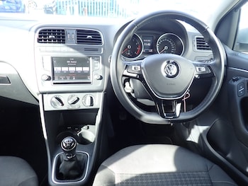 Used Volkswagen Polo 2014 for sale - 77570909: Photo