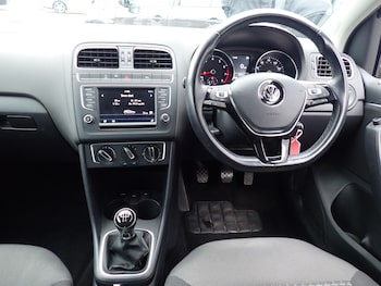 Used Volkswagen Polo 2016 for sale - 76961880: Photo