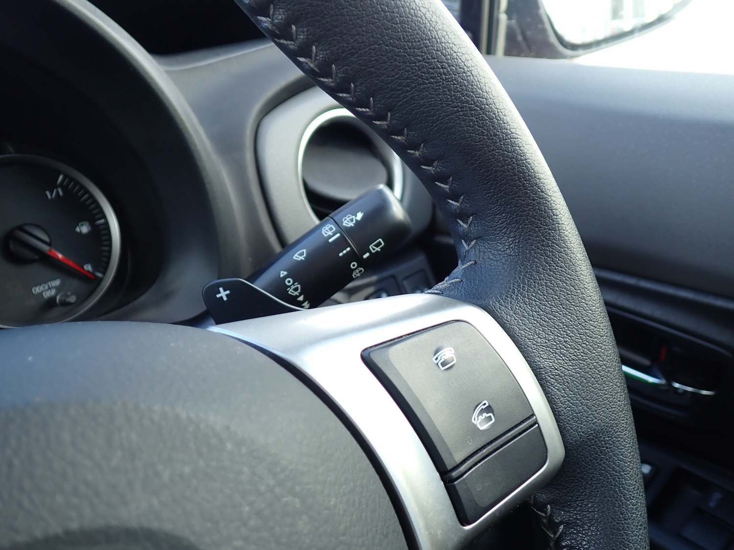 Used Toyota Yaris 2013 for sale - 75974927: Photo 17