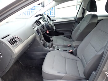 Used Volkswagen Golf 2014 for sale - 77542609: Photo